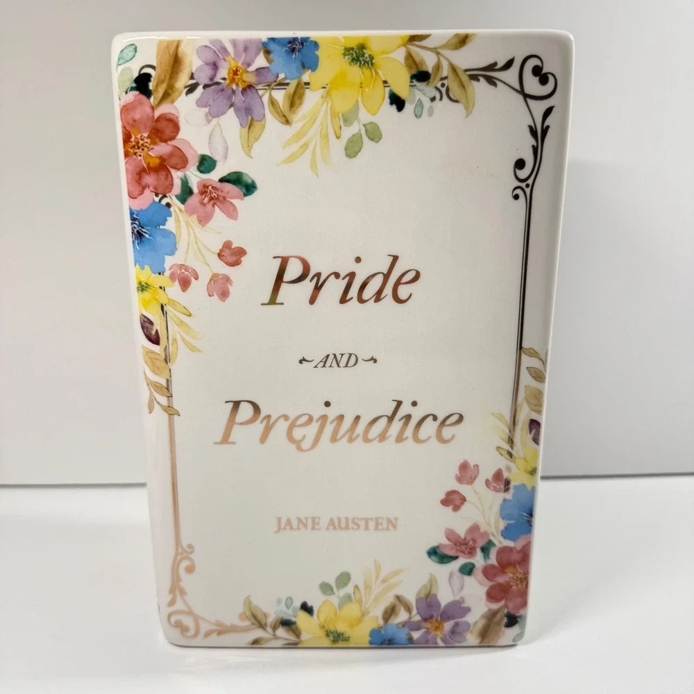 OneDesign Home Pride & Prejudice Jane Austen Ceramic Book Vase Floral White NEW
